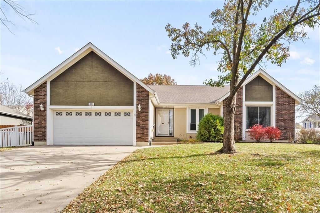 929 ELK Lane, Bonner Springs, KS 66012