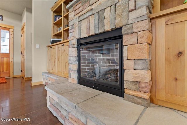 50 Bellflower CT, Blanchard, ID 83804