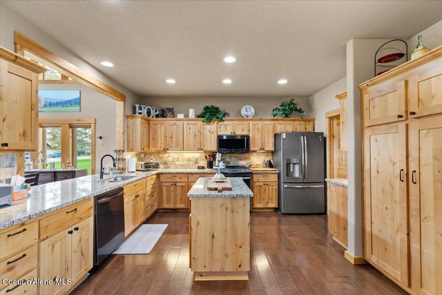 50 Bellflower CT, Blanchard, ID 83804