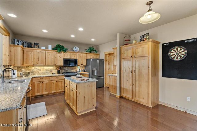 50 Bellflower CT, Blanchard, ID 83804