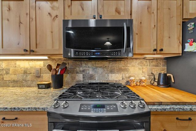 50 Bellflower CT, Blanchard, ID 83804