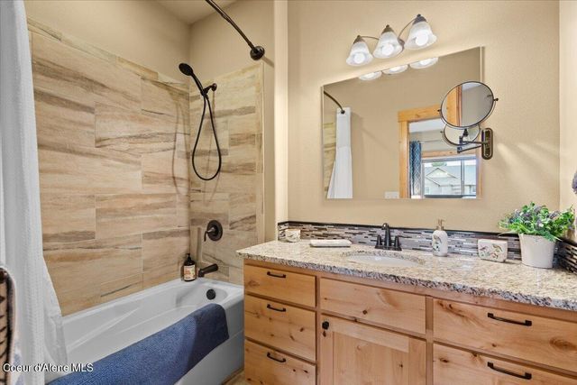 50 Bellflower CT, Blanchard, ID 83804