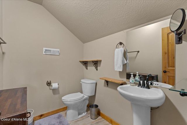 50 Bellflower CT, Blanchard, ID 83804