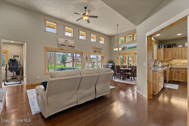 50 Bellflower CT, Blanchard, ID 83804