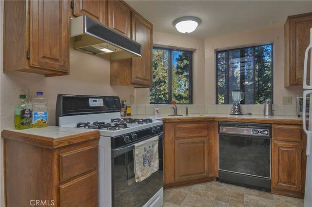 27494 White Fir, Lake Arrowhead, CA 92352