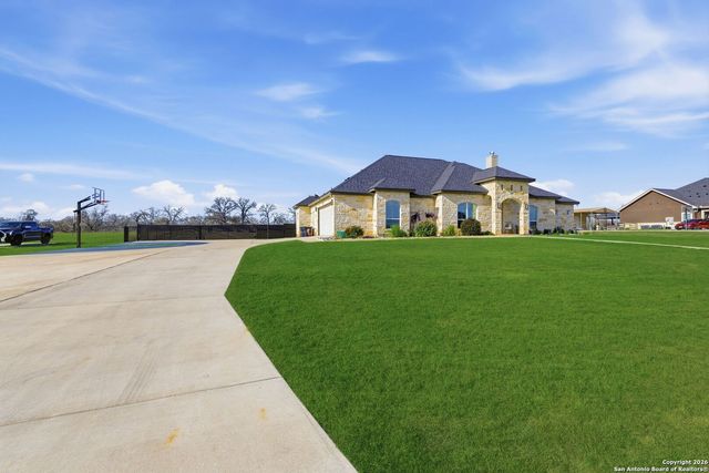 344 Abrego Lake, Floresville, TX 78114