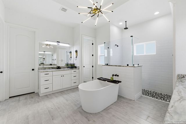 344 Abrego Lake, Floresville, TX 78114