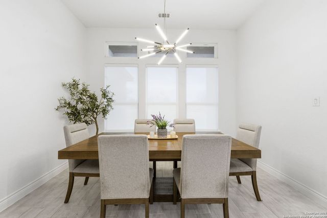 344 Abrego Lake, Floresville, TX 78114