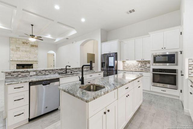 344 Abrego Lake, Floresville, TX 78114