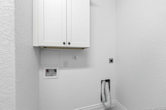 344 Abrego Lake, Floresville, TX 78114