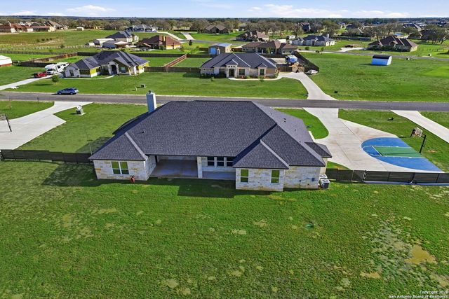 344 Abrego Lake, Floresville, TX 78114