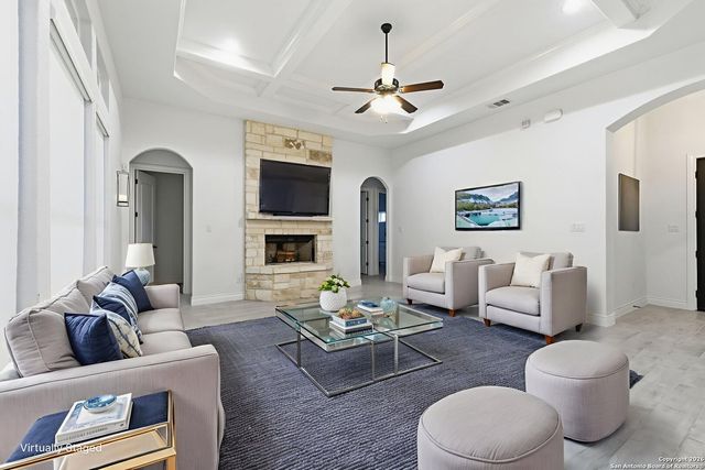 344 Abrego Lake, Floresville, TX 78114