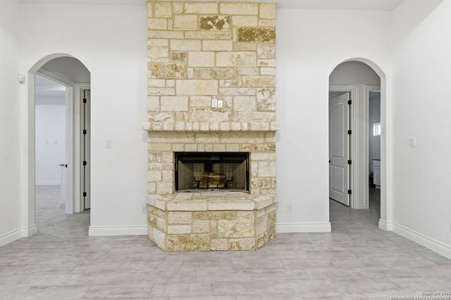 344 Abrego Lake, Floresville, TX 78114