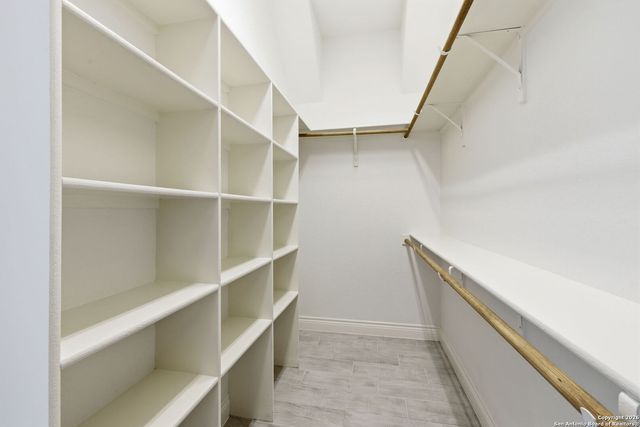 344 Abrego Lake, Floresville, TX 78114