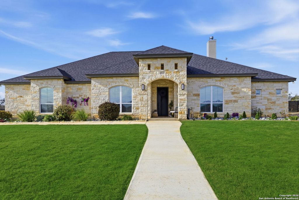 344 Abrego Lake, Floresville, TX 78114