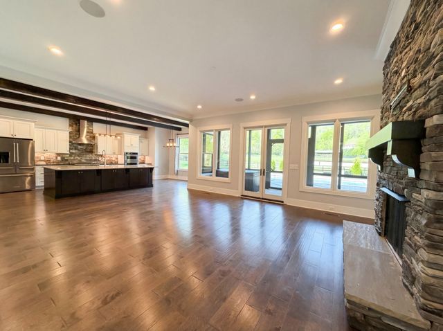 4450 Savage Pointe Dr, Franklin, TN 37064