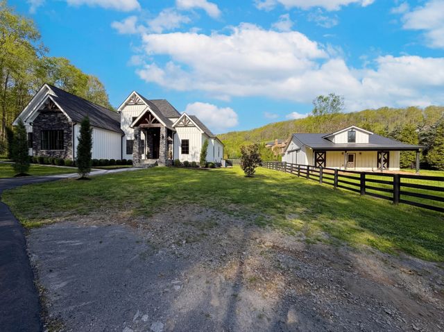 4450 Savage Pointe Dr, Franklin, TN 37064