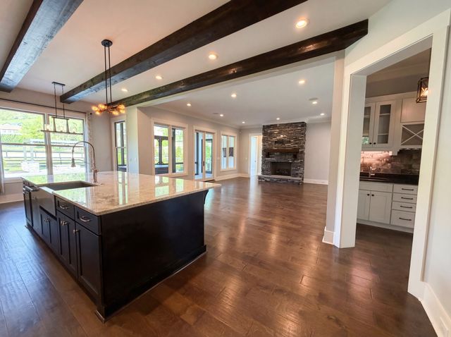 4450 Savage Pointe Dr, Franklin, TN 37064