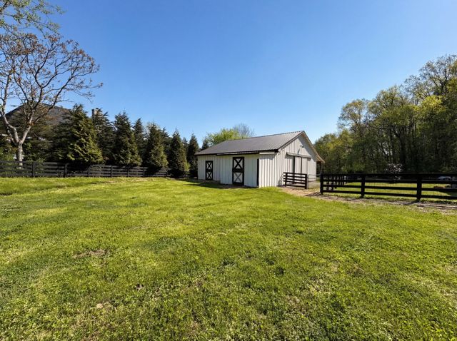 4450 Savage Pointe Dr, Franklin, TN 37064