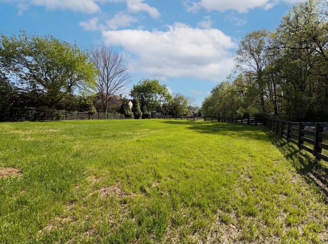 4450 Savage Pointe Dr, Franklin, TN 37064