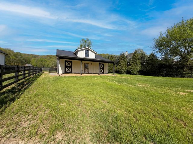 4450 Savage Pointe Dr, Franklin, TN 37064