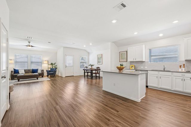 138 George Kimble CV, Bastrop, TX 78602