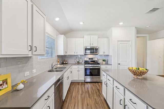 138 George Kimble CV, Bastrop, TX 78602