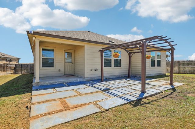 138 George Kimble CV, Bastrop, TX 78602