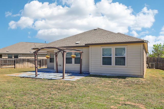 138 George Kimble CV, Bastrop, TX 78602