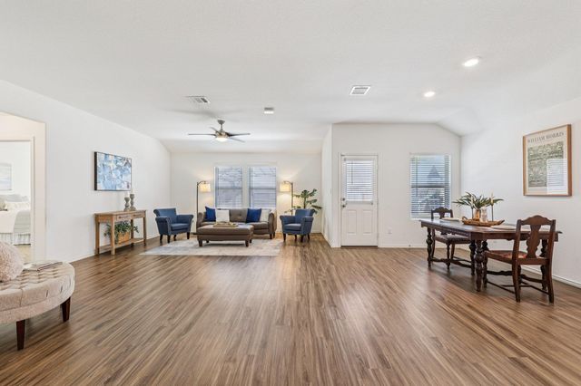 138 George Kimble CV, Bastrop, TX 78602