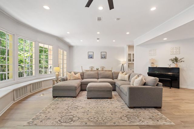 201 Vanderpool Lane 137, Houston, TX 77024