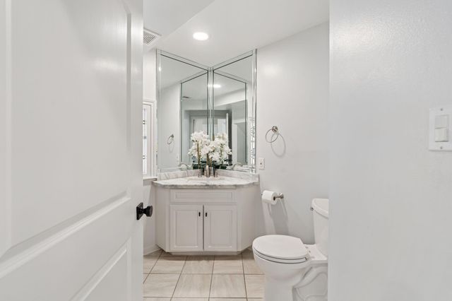 201 Vanderpool Lane 137, Houston, TX 77024