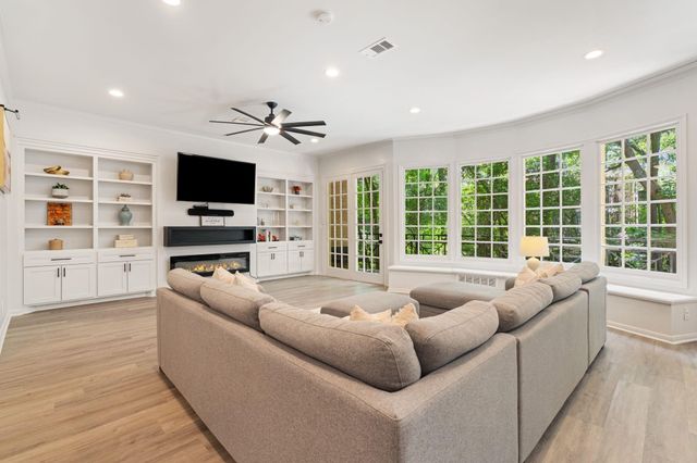 201 Vanderpool Lane 137, Houston, TX 77024