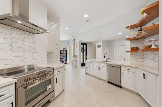 201 Vanderpool Lane 137, Houston, TX 77024