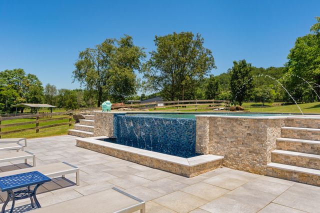 527 Reads Lake Road, Chattanooga, TN 37415