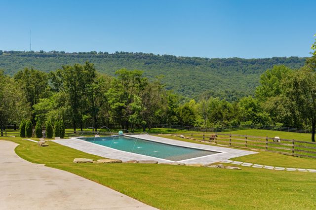 527 Reads Lake Road, Chattanooga, TN 37415