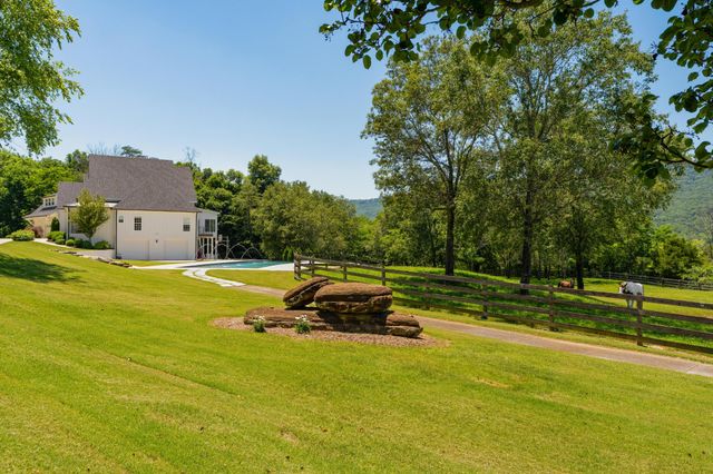 527 Reads Lake Road, Chattanooga, TN 37415