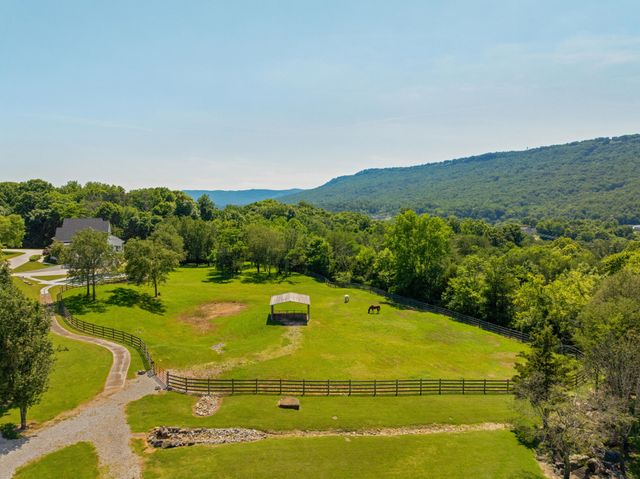 527 Reads Lake Road, Chattanooga, TN 37415