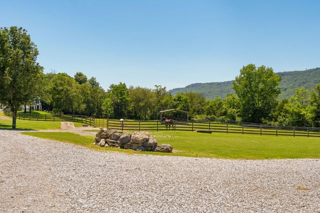 527 Reads Lake Road, Chattanooga, TN 37415