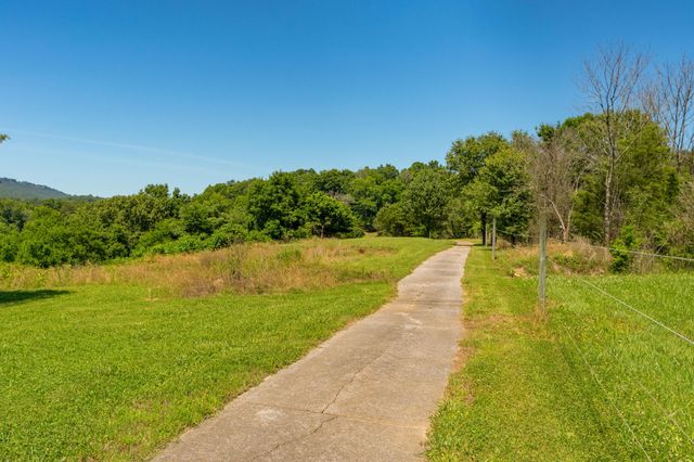 527 Reads Lake Road, Chattanooga, TN 37415