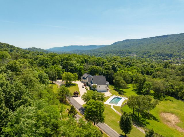 527 Reads Lake Road, Chattanooga, TN 37415