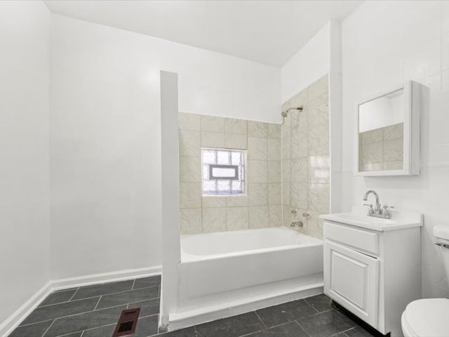 3219 W 64th Street, Chicago, IL 60629