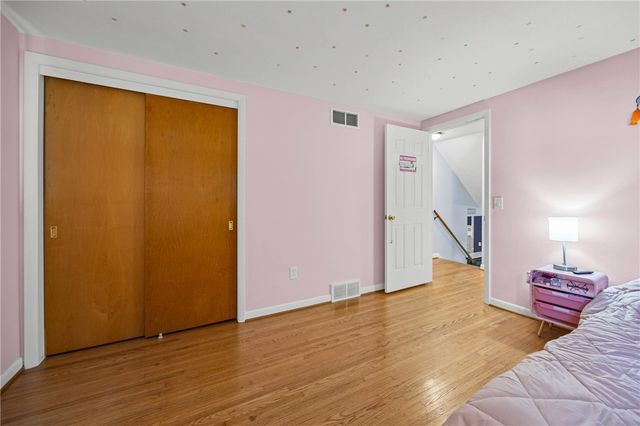 22 Pinebriar Drive, Greece, NY 14616