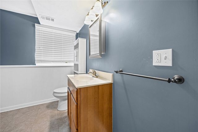 22 Pinebriar Drive, Greece, NY 14616