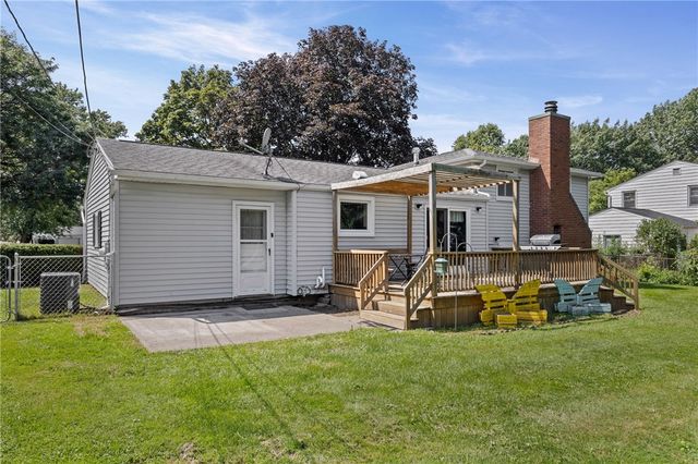 22 Pinebriar Drive, Greece, NY 14616