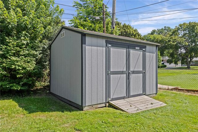 22 Pinebriar Drive, Greece, NY 14616