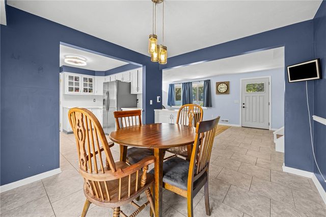 22 Pinebriar Drive, Greece, NY 14616