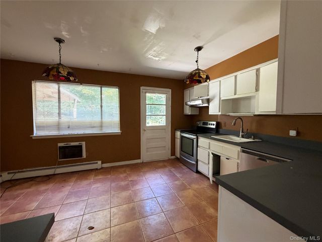 17 Franklin Drive, Mahopac, NY 10541