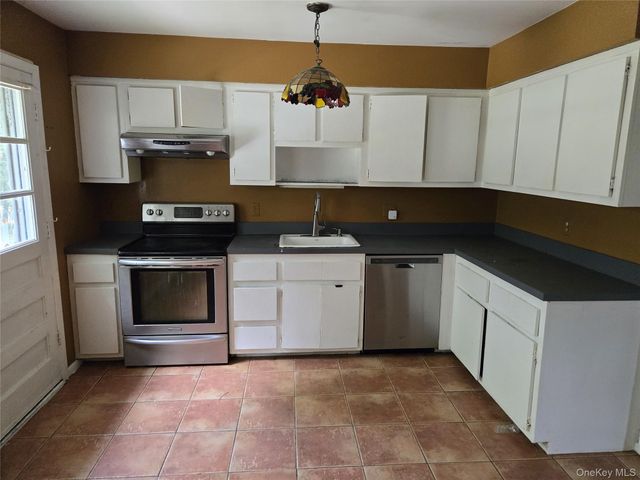 17 Franklin Drive, Mahopac, NY 10541