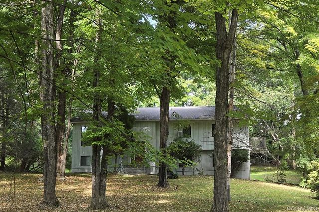 17 Franklin Drive, Mahopac, NY 10541